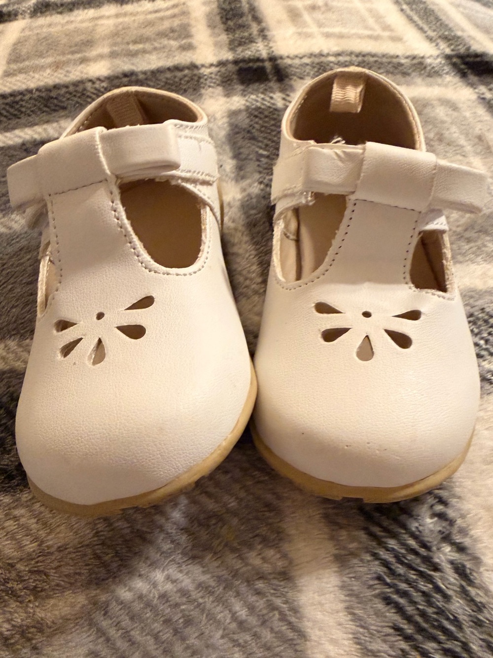 crown & ivy White T‑Strap Girls Dress Shoes with Cutout Detail